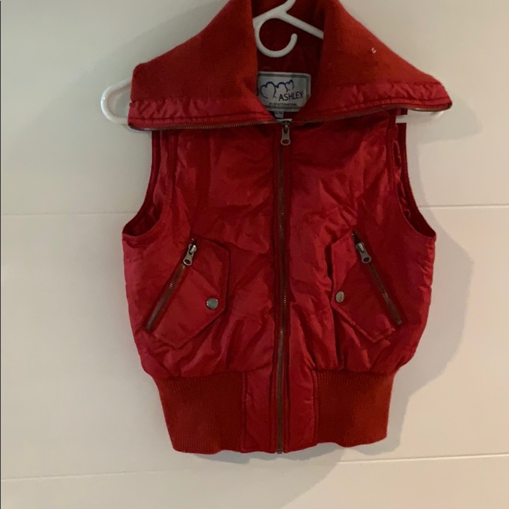 Zip up vest